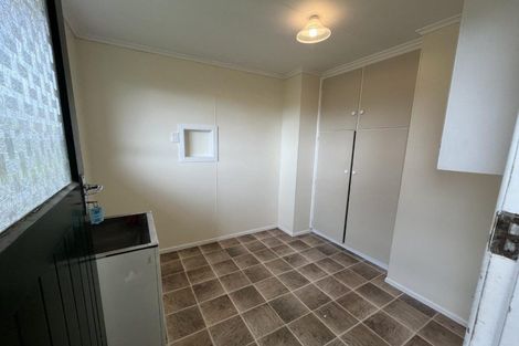 Photo of property in 11 Cumberland Street, Merrilands, New Plymouth, 4312