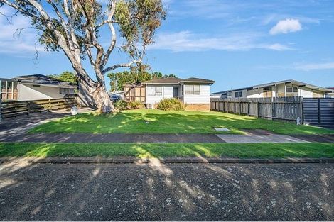 Photo of property in 24 Killington Crescent, Mangere, Auckland, 2022