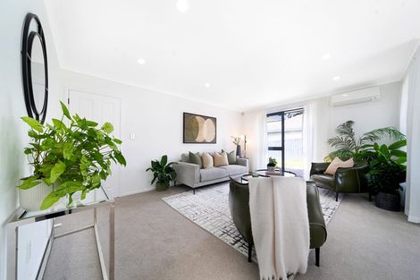 Photo of property in 8 Coupland Court, Glendene, Auckland, 0602