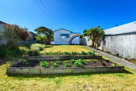 Photo of property in 16 Tovey Street, New Brighton, Christchurch, 8061