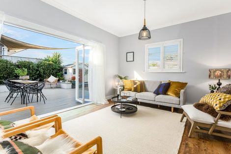 Photo of property in 18 Cuba Street, Petone, Lower Hutt, 5012