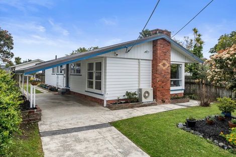 Photo of property in 15 Levesque Street, Birkdale, Auckland, 0626