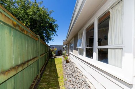 Photo of property in 72 Avondale Road, Taradale, Napier, 4112