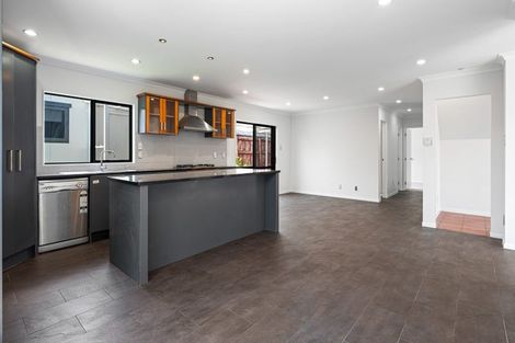 Photo of property in 35 Kestev Drive, Flat Bush, Auckland, 2016