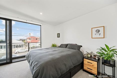 Photo of property in 20u4 Trent Street, Island Bay, Wellington, 6023