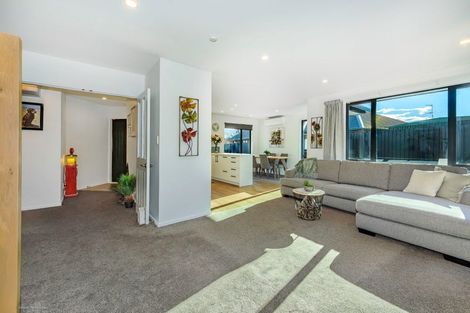 Photo of property in 2/32 Anglesea Avenue, Parklands, Christchurch, 8083
