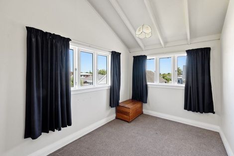 Photo of property in 1 Oriel Place, Levin, 5510