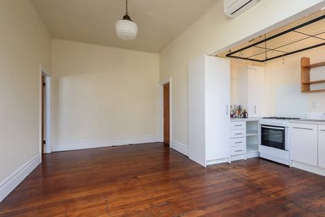 Photo of property in 2 Howard Street, Mount Cook, Wellington, 6021