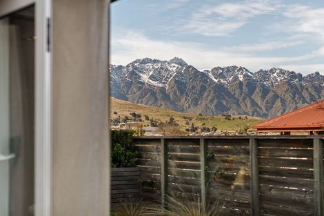 Photo of property in Rahiri Apartments, 1/23 Adelaide Street, Queenstown, 9300