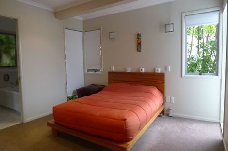 Photo of property in 275u2 Karaka Bay Road, Karaka Bays, Wellington, 6022