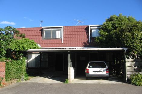 Photo of property in 60 Churton Drive, Churton Park, Wellington, 6037