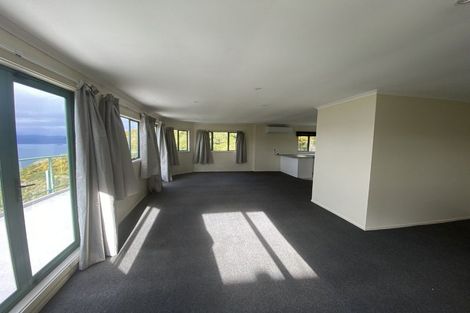 Photo of property in 9d Edgecombe Street, Newlands, Wellington, 6037