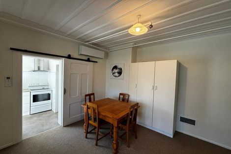 Photo of property in 5 Gilbert Street, New Plymouth, 4310