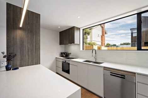 Photo of property in 96 Apu Crescent, Lyall Bay, Wellington, 6022