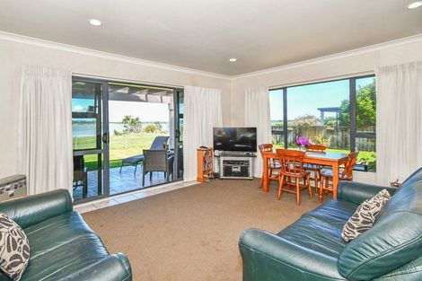 Photo of property in 21 Crannich Place, Wattle Downs, Auckland, 2103