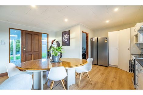 Photo of property in 74 Dalry Street, Wallacetown, 9816