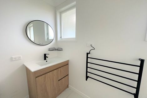 Photo of property in 5 Ussher Place, Pakuranga Heights, Auckland, 2010
