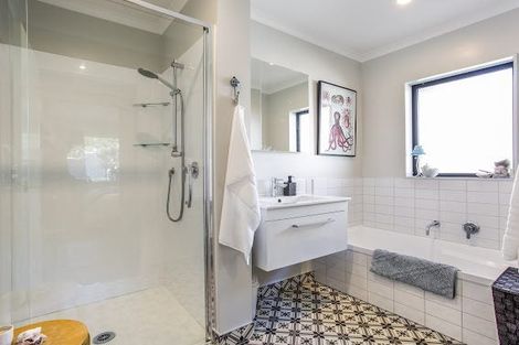 Photo of property in 20b Cambridge Road, Riverhead, 0820