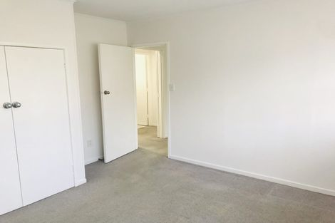 Photo of property in 5/85 Edmonton Road, Henderson, Auckland, 0612