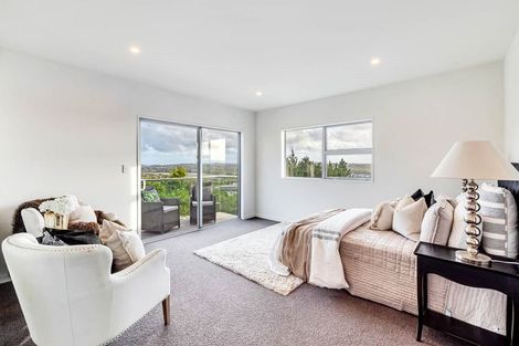 Photo of property in 21 Manawanui Way, Orewa, 0931