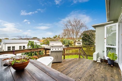 Photo of property in 65 Old Lake Road, Narrow Neck, Auckland, 0624
