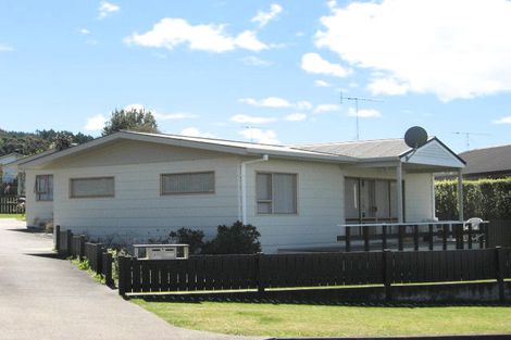 Photo of property in 2/6 Shera Street, Acacia Bay, Taupo, 3330