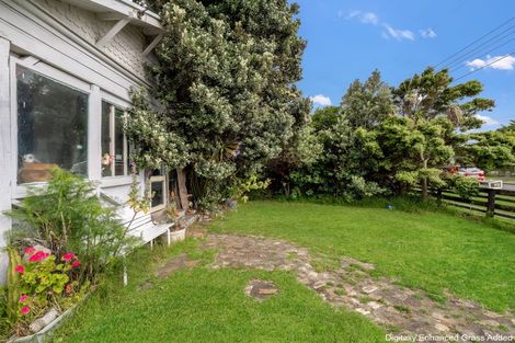 Photo of property in 115 Cornfoot Street, Castlecliff, Whanganui, 4501