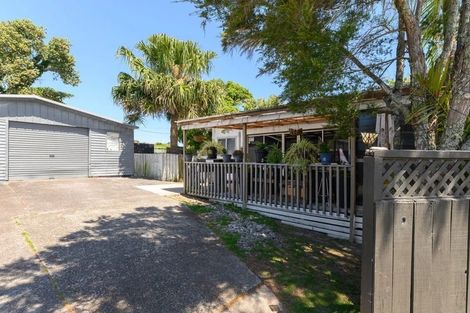 Photo of property in 24 Newington Road, Henderson, Auckland, 0612