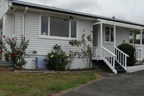 Photo of property in 2 Geordie Street, Henderson, Auckland, 0612