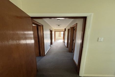 Photo of property in 37 Lambeth Crescent, Redwood, Christchurch, 8051