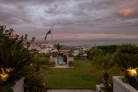 Photo of property in 12 George Street, Hospital Hill, Napier, 4110