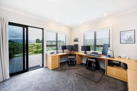 Photo of property in 10 Coutts Way, Fitzherbert, Palmerston North, 4410