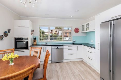 Photo of property in 41 Marriott Road, Pakuranga, Auckland, 2010