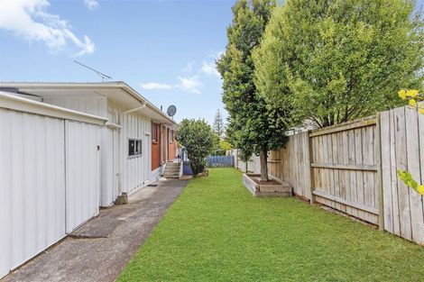 Photo of property in 2 May Avenue, Te Atatu South, Auckland, 0610