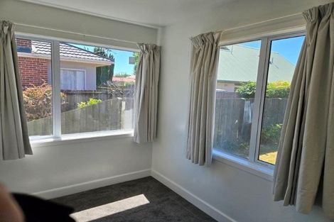 Photo of property in 102 Yaldhurst Road, Sockburn, Christchurch, 8042