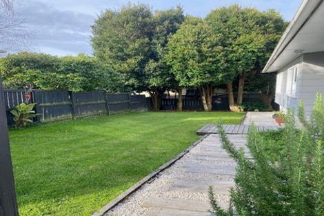 Photo of property in 7 Porter Avenue, Te Atatu South, Auckland, 0610