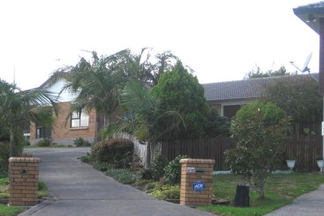 Photo of property in 16 Gala Place, Henderson, Auckland, 0612