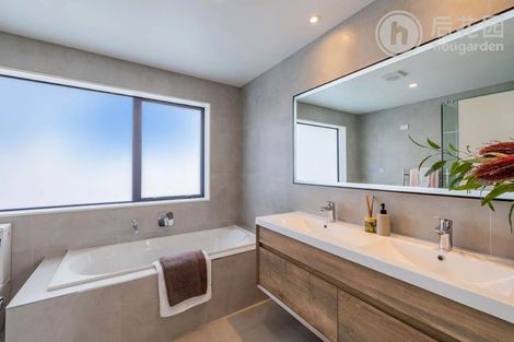 Photo of property in 30 Colliston Rise, Pinehill, Auckland, 0632