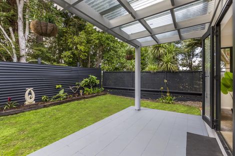 Photo of property in 3/8 Golf Road, New Lynn, Auckland, 0600