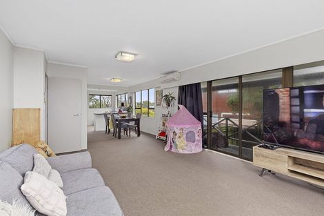 Photo of property in 64 Cypress Drive, Maungaraki, Lower Hutt, 5010