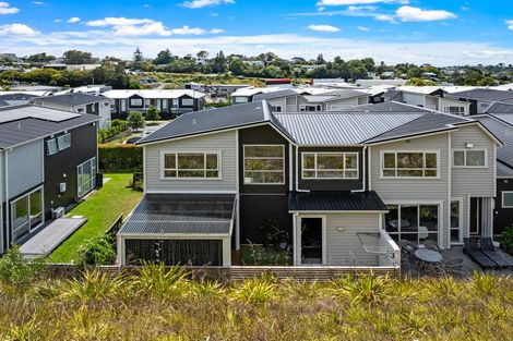 Photo of property in 33 Sanremo Lane, Stanmore Bay, Whangaparaoa, 0932
