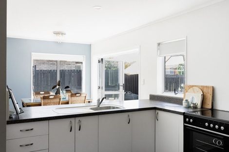 Photo of property in 27 Balmacewen Place, Mount Maunganui, 3116