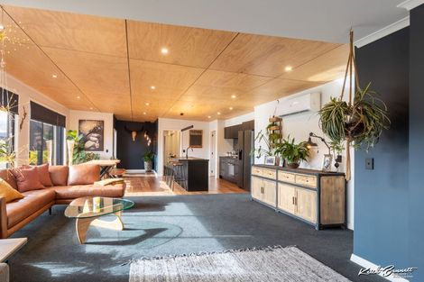 Photo of property in 8 Fenwick Crescent, Wallaceville, Upper Hutt, 5018