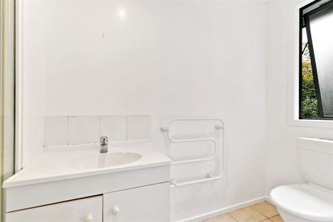 Photo of property in 13b Miriam Corban Heights, Henderson, Auckland, 0612