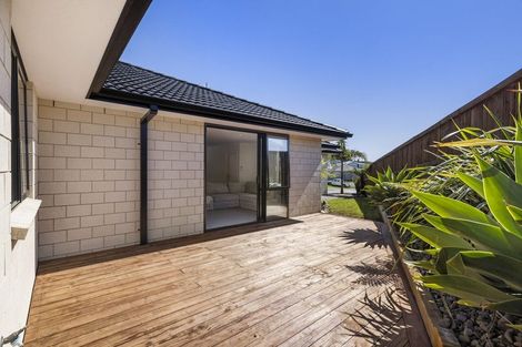 Photo of property in 14 Winspear Place, Omokoroa, 3114