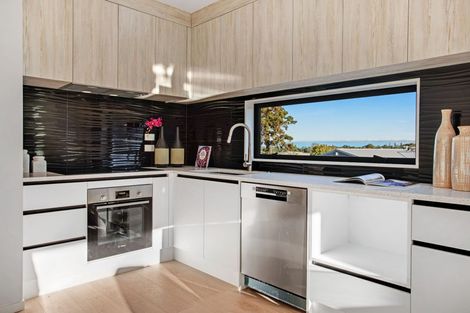 Photo of property in 15 Locket Road, Glenfield, Auckland, 0629