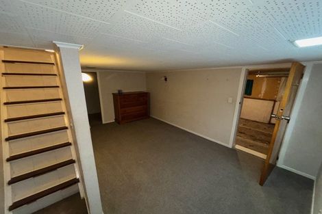 Photo of property in 2 Thurleigh Grove, Karori, Wellington, 6012