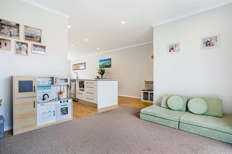 Photo of property in 18 Plover Road, Hobsonville, Auckland, 0616