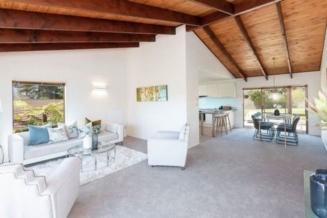 Photo of property in 9 Lastel Place, Shelly Park, Auckland, 2014