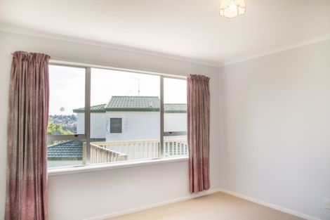 Photo of property in 1/31a Seaview Road, Glenfield, Auckland, 0629